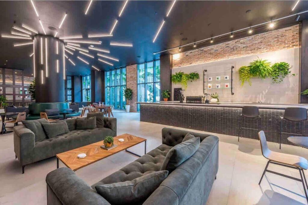 Vibrant Studio Downtown Miami Apartment ภายนอก รูปภาพ